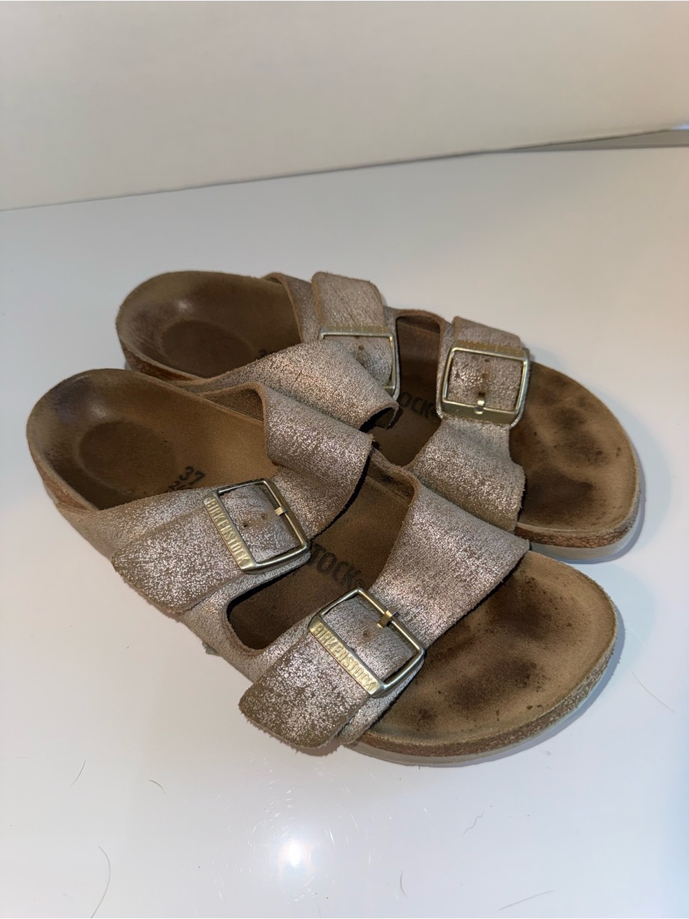 BIRKENSTOCK Arizona sandals in a washed metallic finish adjustable straps 4